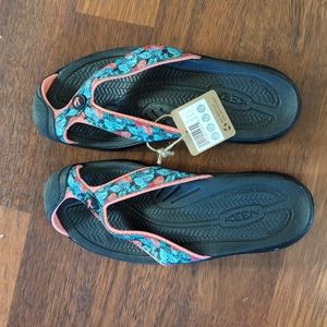 Keen Waimea flip flops  women 10
